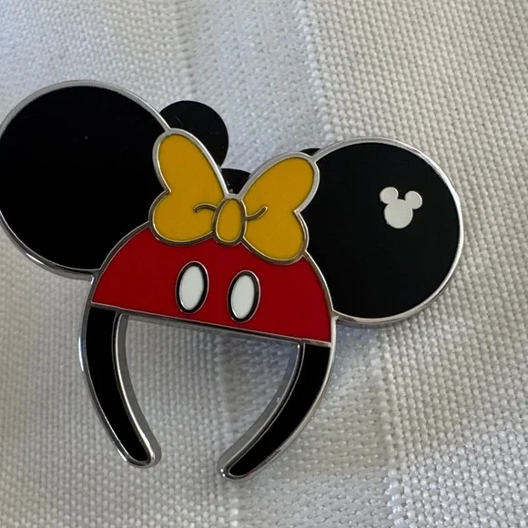 WDW Hidden Disney Pin Mickey Minnie Ear Headband Ear Hat Hidden Mickey Pin 2025 - Picture 1 of 3